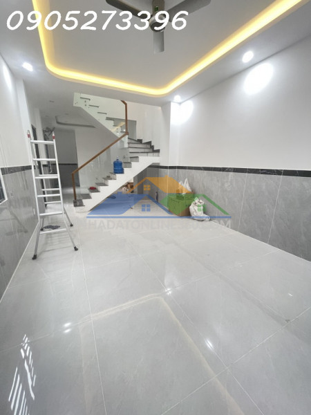 Hàng nóng đường nhựa  - đối diện chợ tân trụ - vị trí kd buôn bán tốt - chỉ 4.65 tỷ
