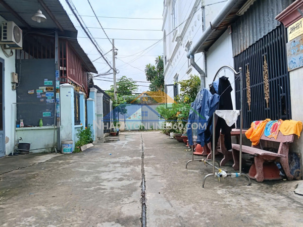 Bán đất tặng nhà  đ số 10 bhh  gần aeon tân phú gần chợ 26/3-cấp 4 -68m2 -4 tỷ