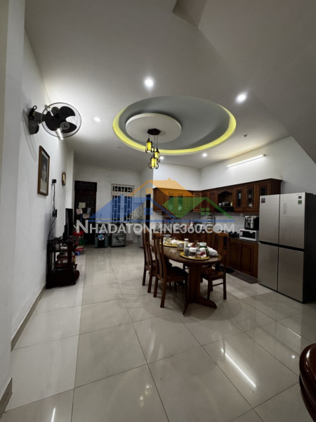 Hàng hiếm hồ phi tích hòa xuân 100m2, 2.5 tầng, giá 7.75 tỷ