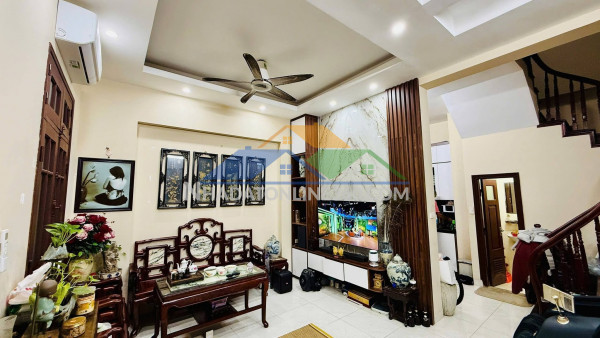Bán nhà mặt phố trần nhật duật, 35m2, 5 tầng, mặt tiền 3.5m, 20.5 tỉ, lô góc, vỉa hè rộng, cho thuê 30tr/tháng