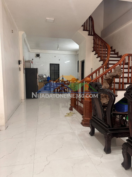 Cho thuê nhà nguyên căn  hồng tiến đường thông ô tô  nhà mới full nt 10tr/tháng