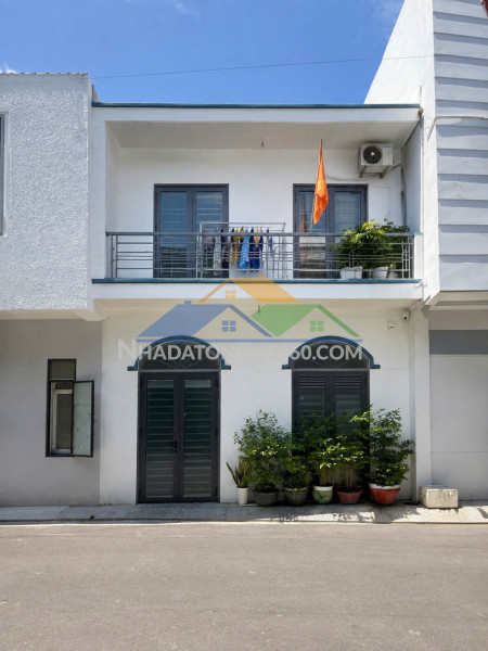 Bán nhà 2 tầng xinh xắn tại tp biển nha trang, khánh hòa
