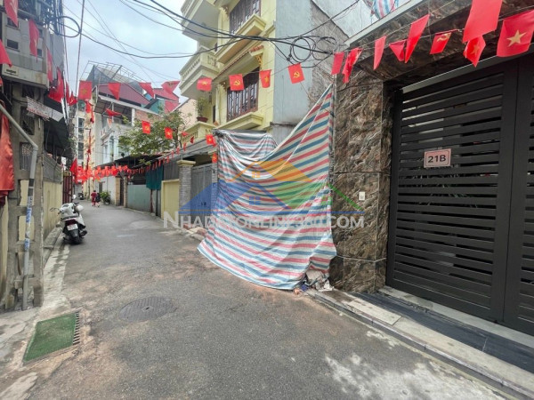 Bán đất việt hưng 8 tỷ 47m ô tô đỗ cửa