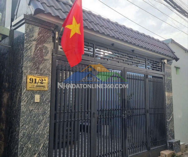 Bán nhà tặng kèm nội thất ngay tt thành phố gần siêu thị bigc,sát bên kdc an hưng phát -tp biên hòa.