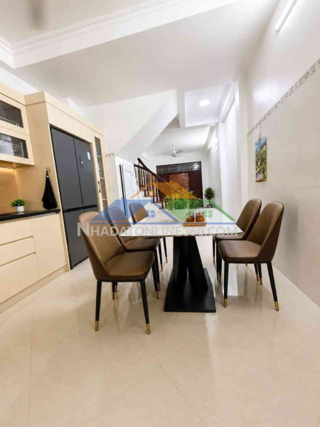Bán nhà đẹp ngọc lâm- ngõ thông- nông 40m 4 tầng hơn 7 tỷ(tl)