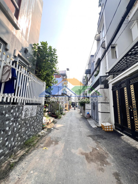Nhà trường thọ 57m², 3 tầng btct, 4pn, có dòng tiền 12 triệu/tháng gần metro