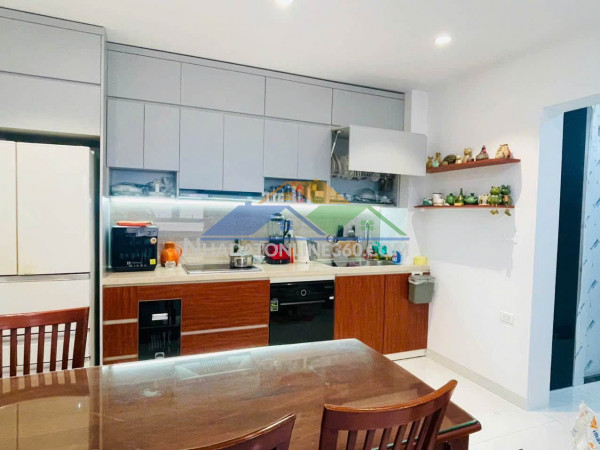 Bán nhà phạm ngũ lão, 65m2, 6 tầng, mặt tiền 11m, 37.5 tỉ, ngõ rộng, kinh doanh homestay