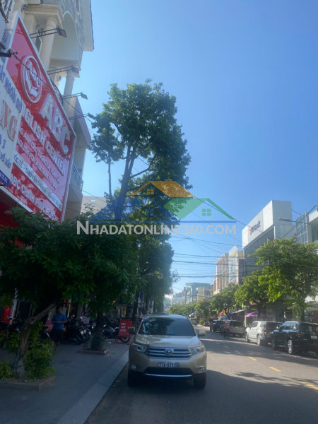 Cho thuê tòa nhà 3 tầng – mặt bằng kinh doanh trung tâm quy nhơn