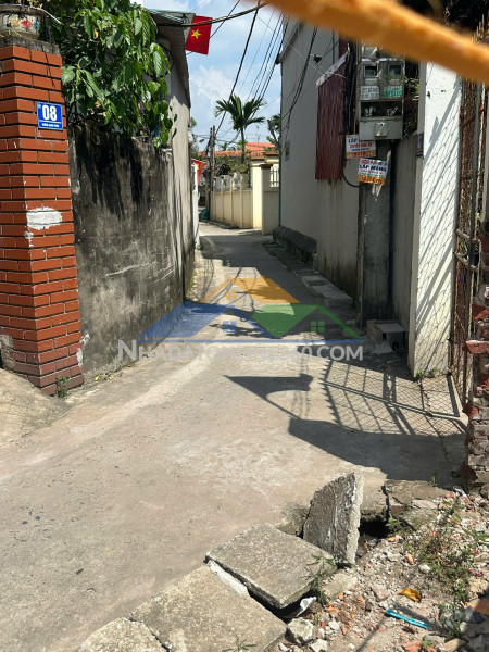 Bán lô đất 57m đẹp rẻ nhất thị trường 2ty100 tại thôn...