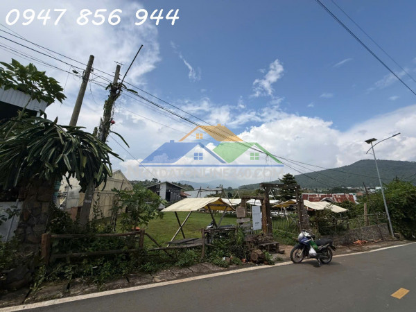 Ngay sân bay liên khương đúc trọng -diên tích lón 800m chí 12t