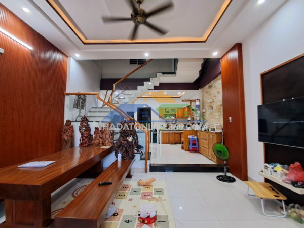 ♪ kiệt ô tô gần tôn đức thắng + hoàng văn thái, 70m2, 2 tầng cực xịn, 3.xx tỷ