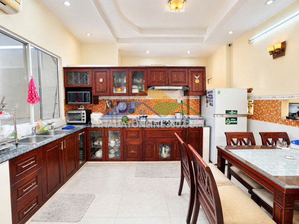 Sát đh văn lang -  dương quảng hàm - 115m² - ngang 6.6m - 4 tầng -...