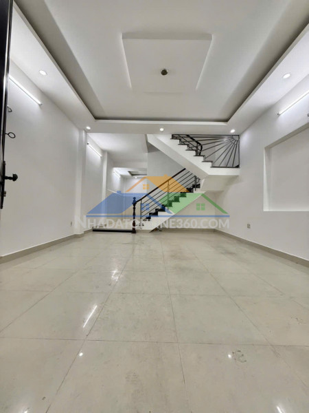 Gần  big c trường chinh tân phú giáp tân bình ngay nhà ga t3 60m2,4 tầng nhỉnh 6 tỷ