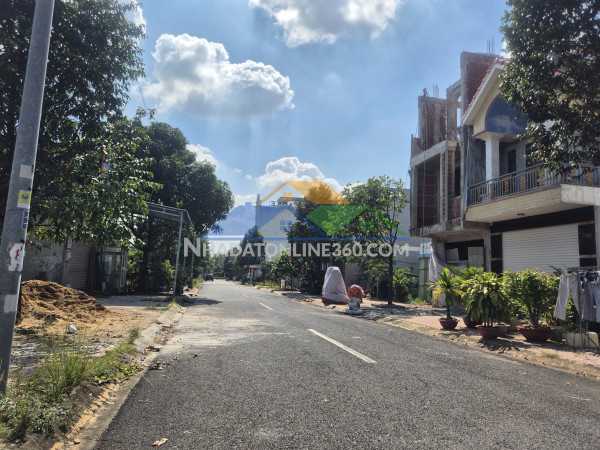 - BÁN ĐẤT PHƯỜNG PHƯỚC TÂN, BIÊN HÒA – GẦN ĐƯỜNG VÕ NGUYÊN GIÁP ,full : thổ cư 100M2,Giá: 3,1 tỷ