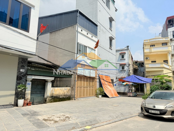 Mảnh đất vàng thượng thanh 23 tỷ 77m vỉa hè mới mở đường