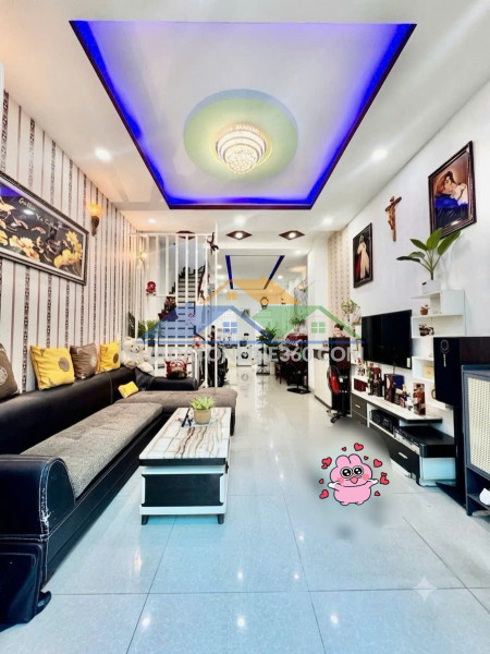 Đối diện vincom plaza quang trung - 61m² - 3 tầng - hẻm xe hơi