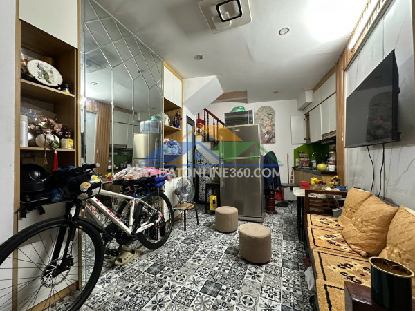 Bán nhà hàng bông, 60m2, 3 tầng, mặt tiền 4m, nhỉnh 43 tỉ, ngõ rộng, phù hợp xây khách sạn