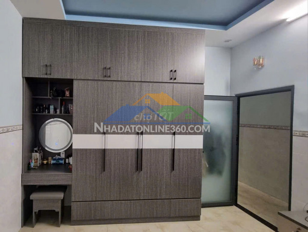 Cần bán nhà tặng kèm nội thất, gần siêu thị bigc, bên kdc an hưng phát -tp biên hòa.