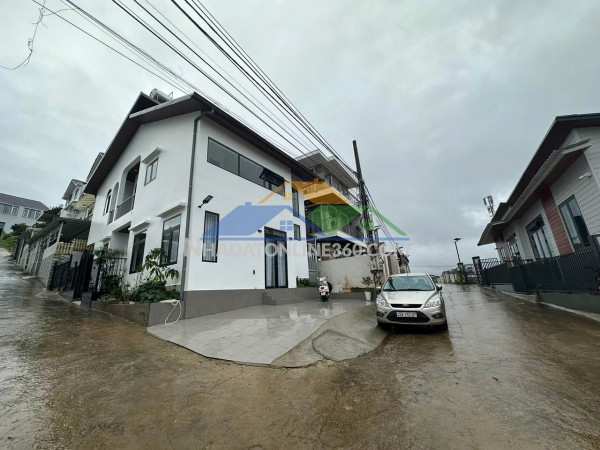 Cho thuê home mới xây sân đậu ô tô view đẹp giá 17 triệu...
