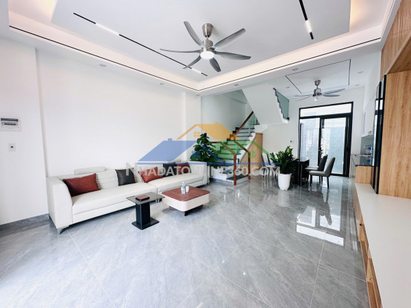 Nhà góc 2 mặt tiền- xây độc lập- 60m2- ngay chợ đặng cương 2,x t