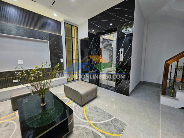 K có căn thứ 2,nhà phúc lợi hơn 6 tỷ thang máy, 40m,5 tầng,ô tô đỗ cổng.chốt nhanh