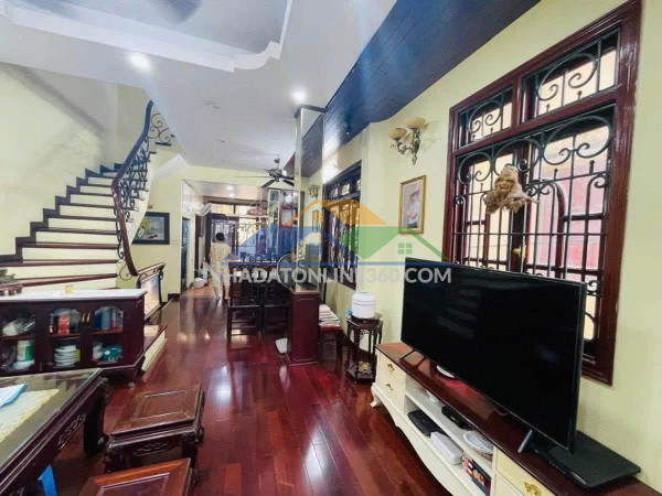 Bán nhà hàng gà, 100m2, 5 tầng, mặt tiền 4.5m, 59.5 tỷ, kinh doanh homestay, khách sạn