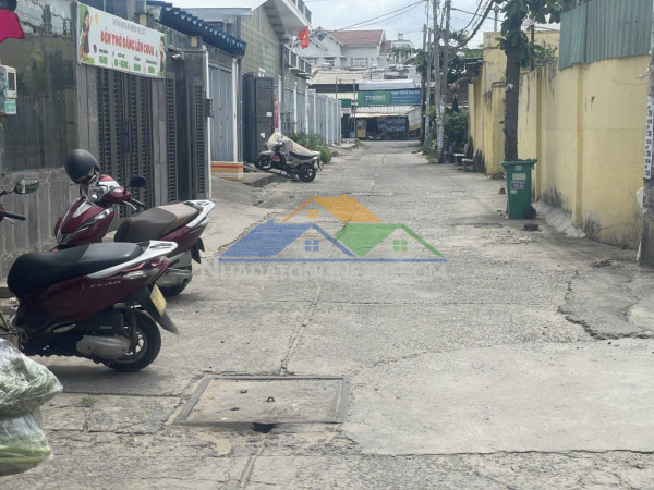 Hẻm 6m ô tô tới cửa  đ số 3 bhh  gần cc gia phú 5phú qua tân phú 55m2-2 tầng -4 tỷ 3