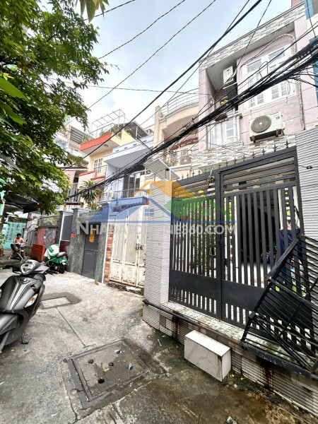 Bán nhà ngang 4.1m- 67m2 chào chỉ 6.6t- cách 100m ra hẻm xe hơi đ.đoàn văn bơ- giao thương đ.tôn đản với xóm chiếu gần trường đại học nguyễn tất thành.