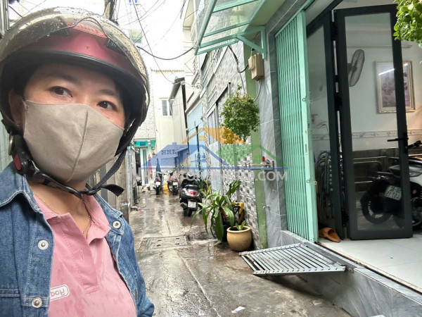 Bán nhanh nhà ngang 5.7m- đ.đoàn văn bơ- giao thương đ.hoàng diệu và vĩnh khánh- gần đại học luật nguyễn tất thành.