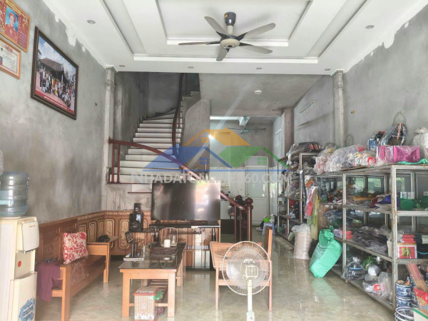 Cần bán nhà 3t, 133m2, mt8m, 14 tỷ, tiên dương, đông anh, ô tô, kd, đa tiện ích.