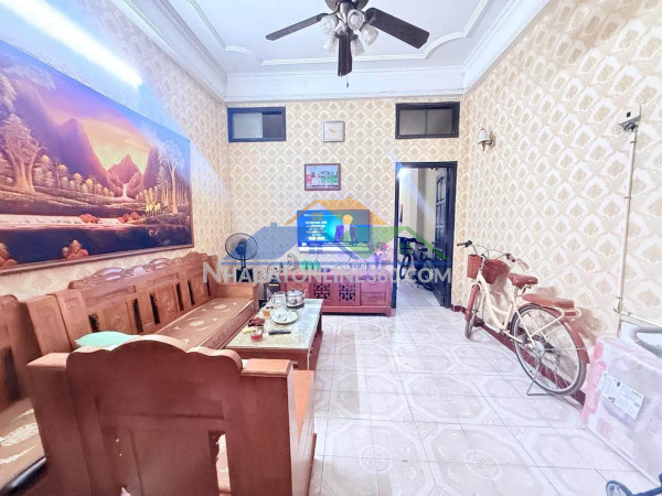 Bán nhà mặt phố lò đúc, 45m2, 3 tầng, mặt tiền 4.2m, 31 tỉ, kinh doanh mọi mặt hàng