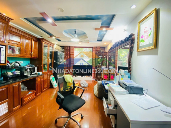 Cho thuê nhà mặt phố nguyễn văn cừ 80m 5 tầng 15tr/thấng