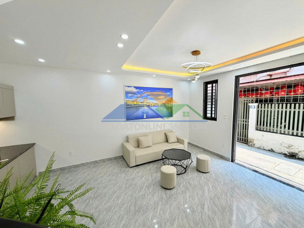 Nhà 3 tầng xây mới – ngõ 82 vũ chí thắng, thông 261 trần nguyên hãn

dt