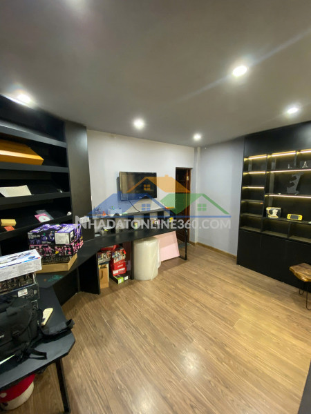 Sang nhượng cửa hàng 3 tầng – tràng thi, hoàn kiếm, hà nội