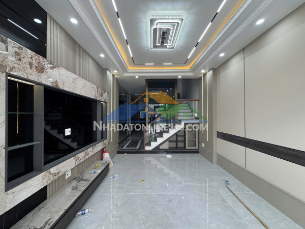 ????bán nhà xây mới tinh – tân cổ điển
tuyến 2 lê hồng phong,...