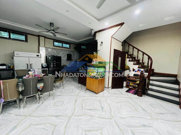 Bán nhà mặt phố bà triệu, 70m2, 5 tầng, mặt tiền 5.1m, 75.5 tỉ, cho thuê 90tr/tháng