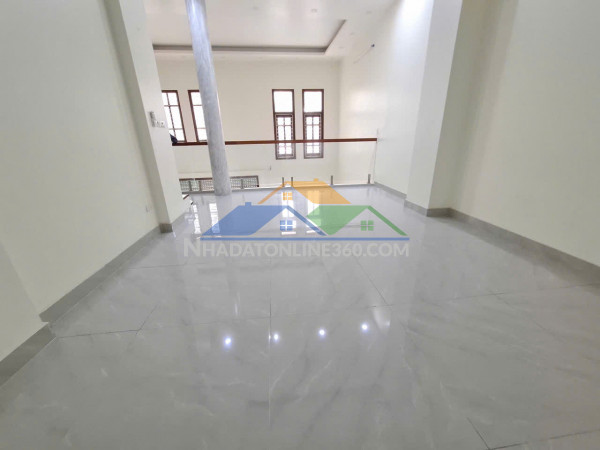 Cho thuê mặt bằng kinh doanh tầng 1 + lửng nguyễn sơn 14tr/ tháng