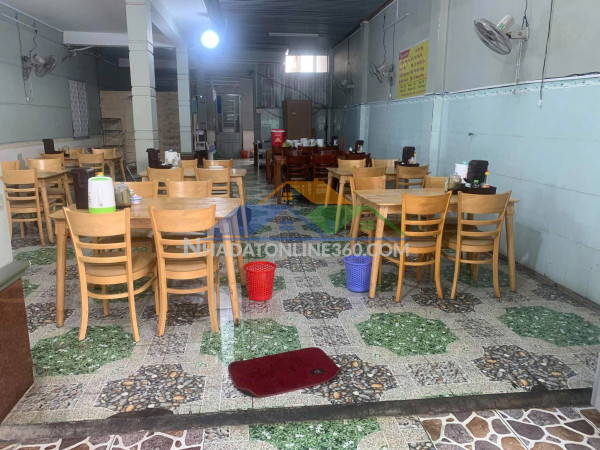 Chính chủ cần sang nhượng mặt bằng quán ăn.gần trung tâm hành...