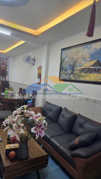 Bán nhà 2 tầng đường b7 phước hải nha trang