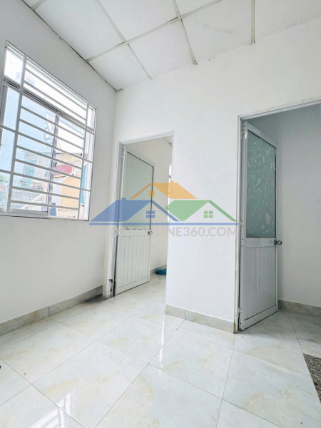 Nhà 1 lầu đúc hẻm 3m thẳng tới nhà bùi minh trực p6q8 (p.bình đông)