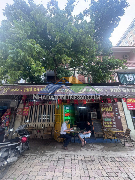 Chính chủ cần bán gấp căn nhà liền kề nằm ngay trên trục chính đắc địa nhất dự án khe cá