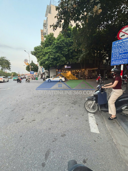 Cho thuê nhà cổ linh- hàng xóm aone 60m 3 tầng- vỉa hè kinh doanh 12tr/ tháng
