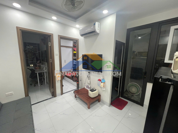 Bán căn 2pn 42m thoáng ô tô đỗ ngõ 149 cự lộc, phường thanh...