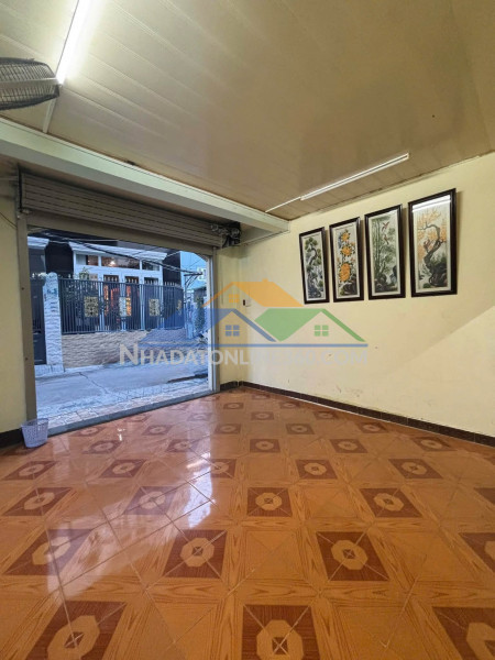 Nhà hẻm ô tô gần biển hòn chồng p.bắc nha trang