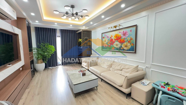 Bán nhà phố lò đúc, 74m2, 5 tầng, mặt tiền 4m, 16.5 tỉ, nhà đẹp ở luôn, ngõ ba gác tránh xe máy