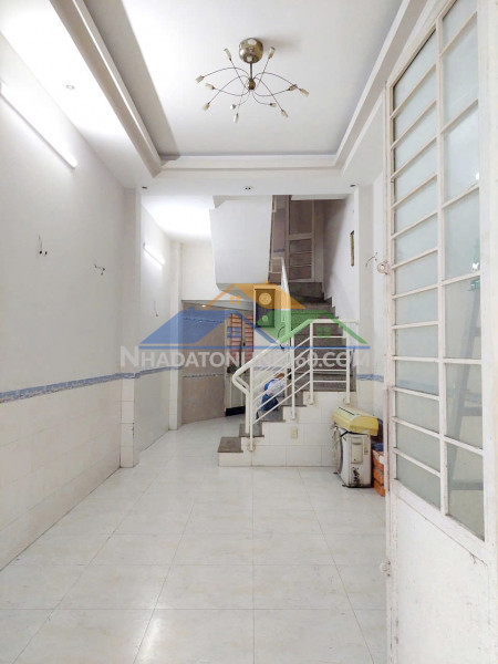 Nhà mới 4 tầng sát đường huỳnh mẫn đạt p4q5