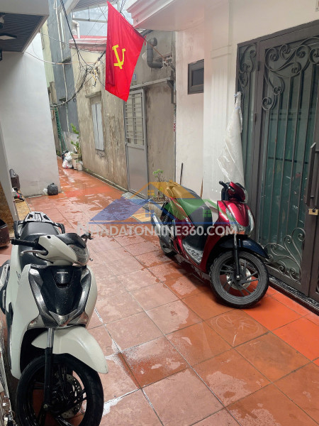 ????????bán nhà mặt ngõ trung tâm miếu hai xã