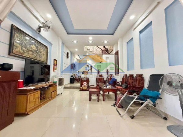 Bán nhà 3 tầng, 75m2 đường số 4, hiệp bình phước, thủ đức, tp hcm, sổ hồng riêng, giá 7,33 tỷ.