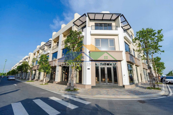 Đức hòa ơi. sở hữu nhà xây sẵn 4 tầng vinhomes green city nhiều ưu đãi  chỉ từ 2,99 ty