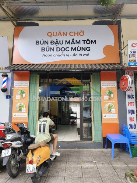 Em cần  chuyển nhượng kiot hàng ăn hai mặt tiền nguyễn văn cừ, hà nội